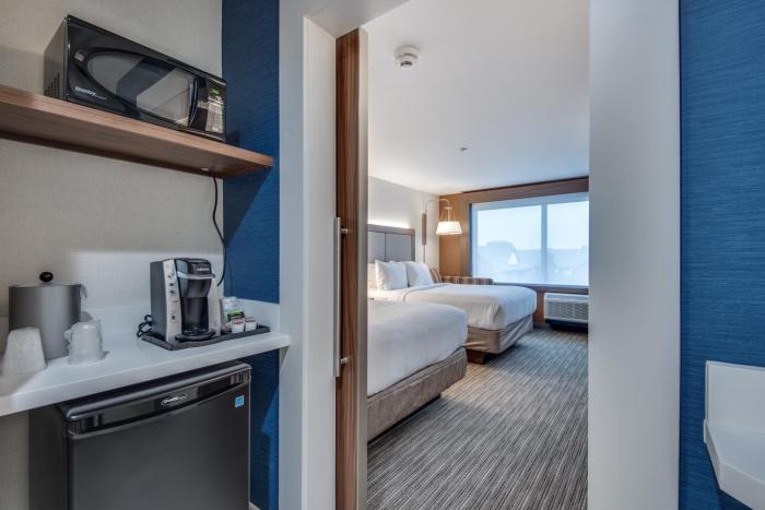 holiday inn express and suites dallas north addison