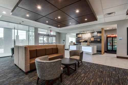 holiday inn express and suites dallas north addison