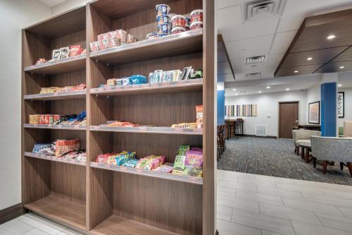holiday inn express and suites dallas north addison