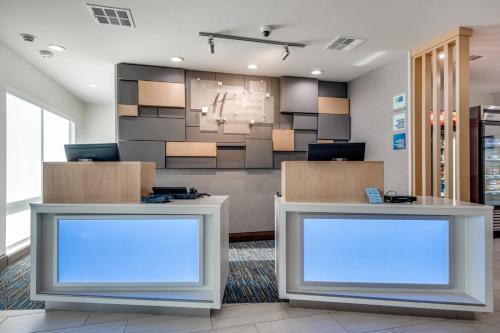holiday inn express and suites dallas north addison
