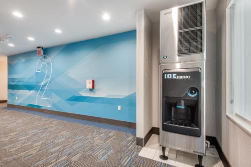 holiday inn express and suites dallas north addison