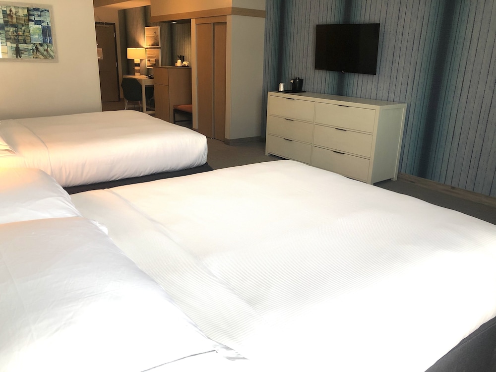 suncoast park hotel anaheim resort tapestry by hilton