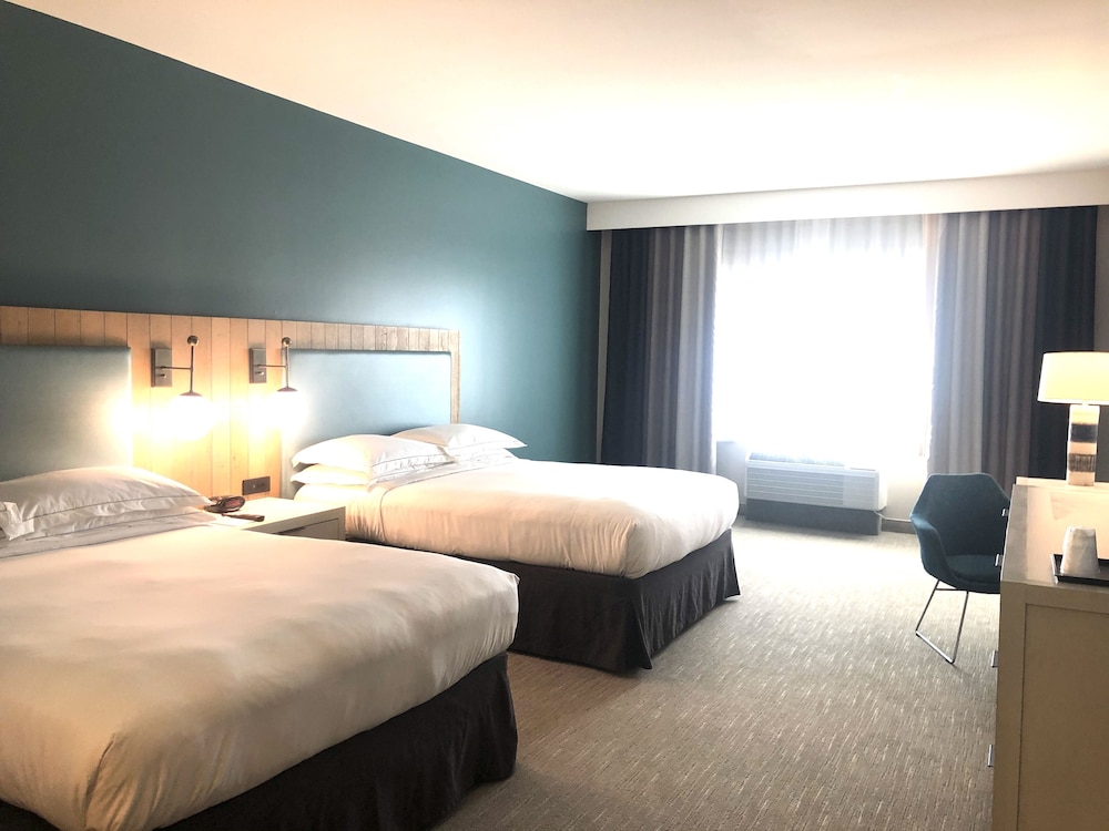 suncoast park hotel anaheim resort tapestry by hilton