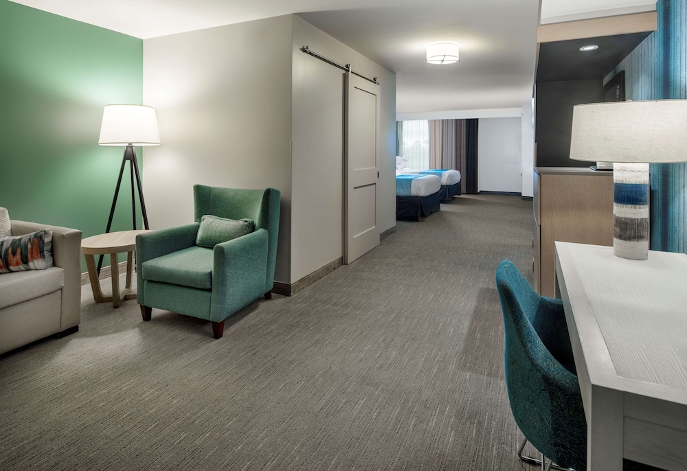 suncoast park hotel anaheim resort tapestry by hilton