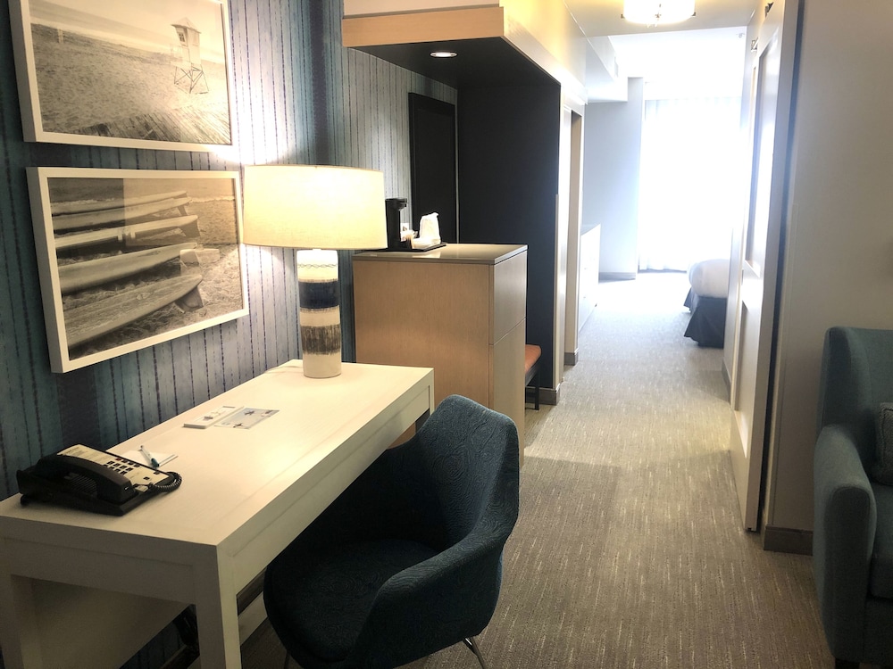 suncoast park hotel anaheim resort tapestry by hilton