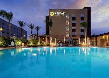 suncoast park hotel anaheim resort tapestry by hilton