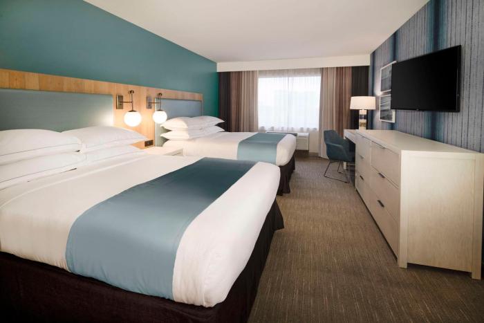 suncoast park hotel anaheim resort tapestry by hilton