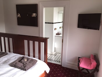 corner hotel alexandra