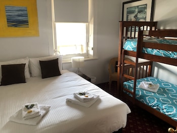 corner hotel alexandra