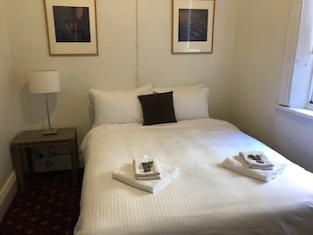 corner hotel alexandra