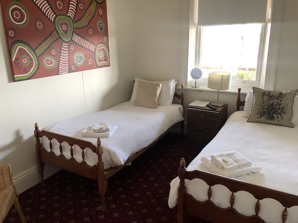 corner hotel alexandra