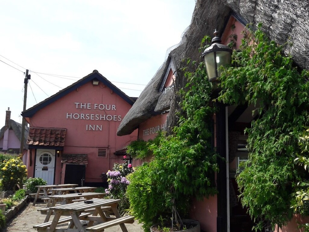 the four horseshoes