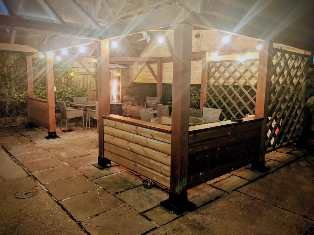 the four horseshoes