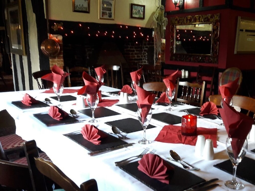 the four horseshoes