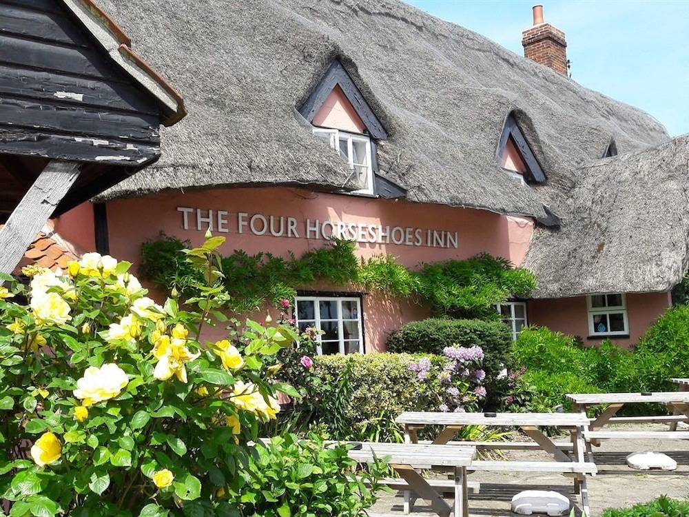 the four horseshoes