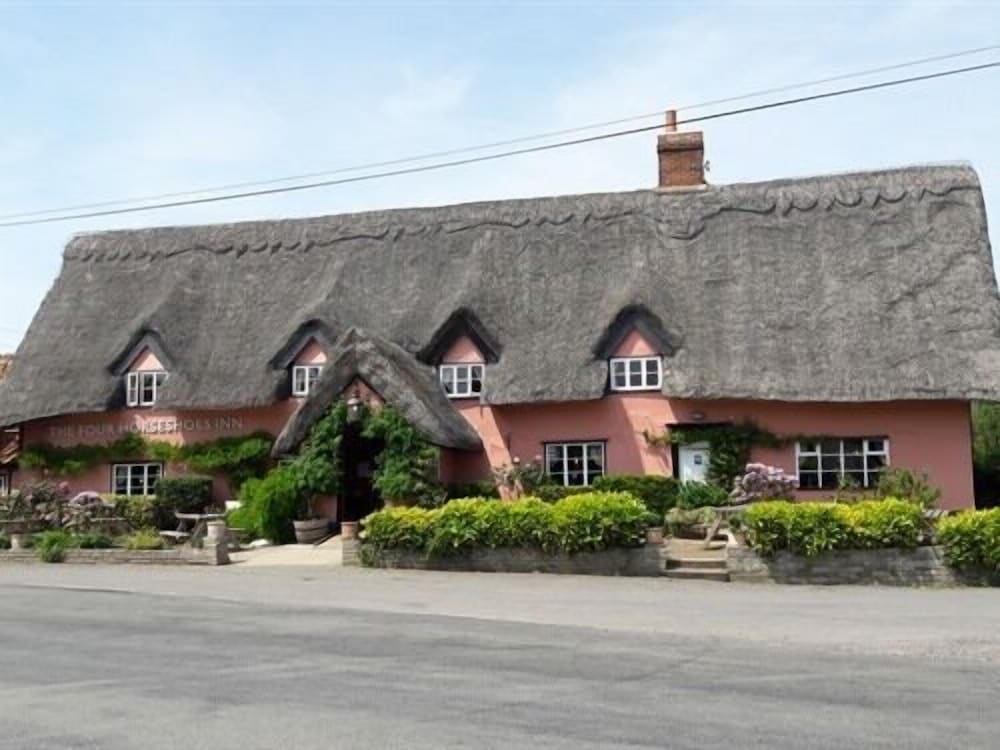 the four horseshoes