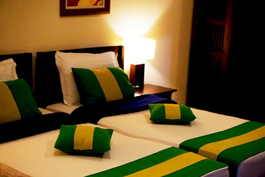 serendip stone hotel and bungalow