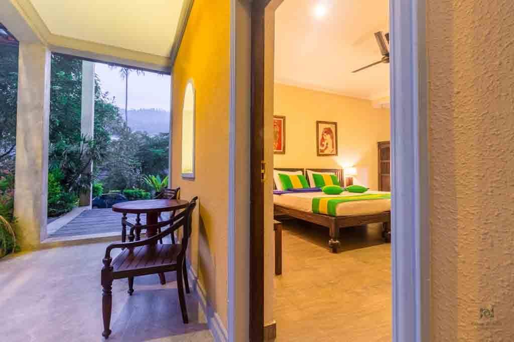 serendip stone hotel and bungalow