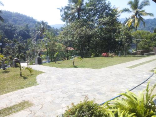 serendip stone hotel and bungalow