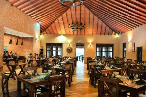 serendip stone hotel and bungalow