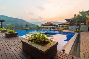 serendip stone hotel and bungalow