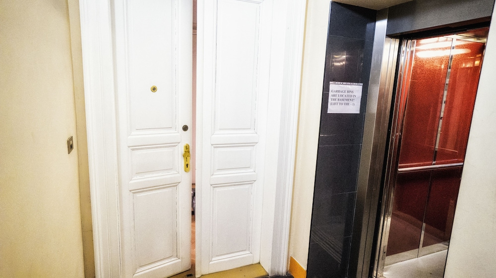 apartment by the old town square