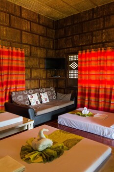 damires hills tierra verde