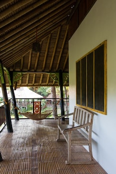 damires hills tierra verde