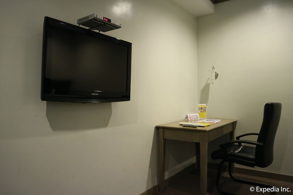 magallanes square hotel