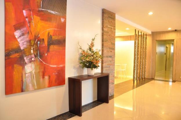 magallanes square hotel