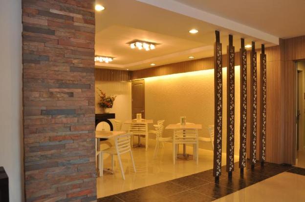 magallanes square hotel