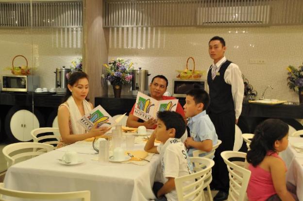 magallanes square hotel