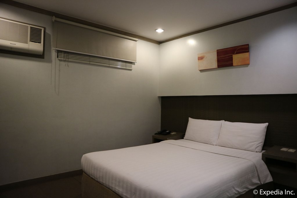 magallanes square hotel