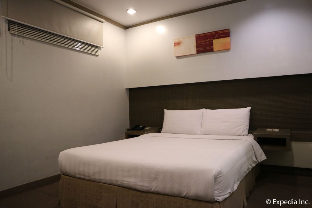 magallanes square hotel