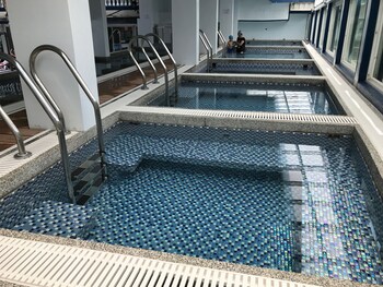 white house beach hotspring resort