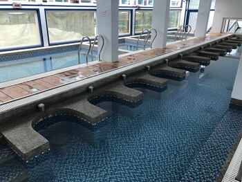 white house beach hotspring resort