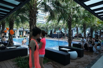 white house beach hotspring resort