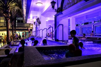 white house beach hotspring resort