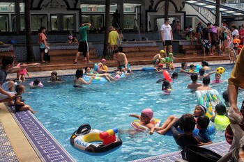 white house beach hotspring resort