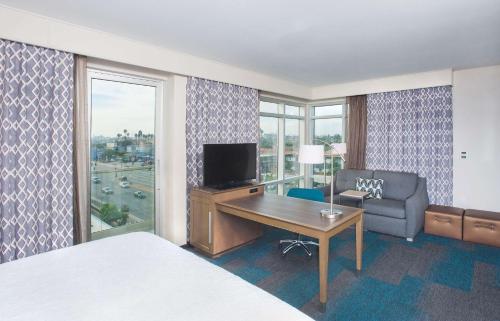 hampton inn and suites lax el segundo