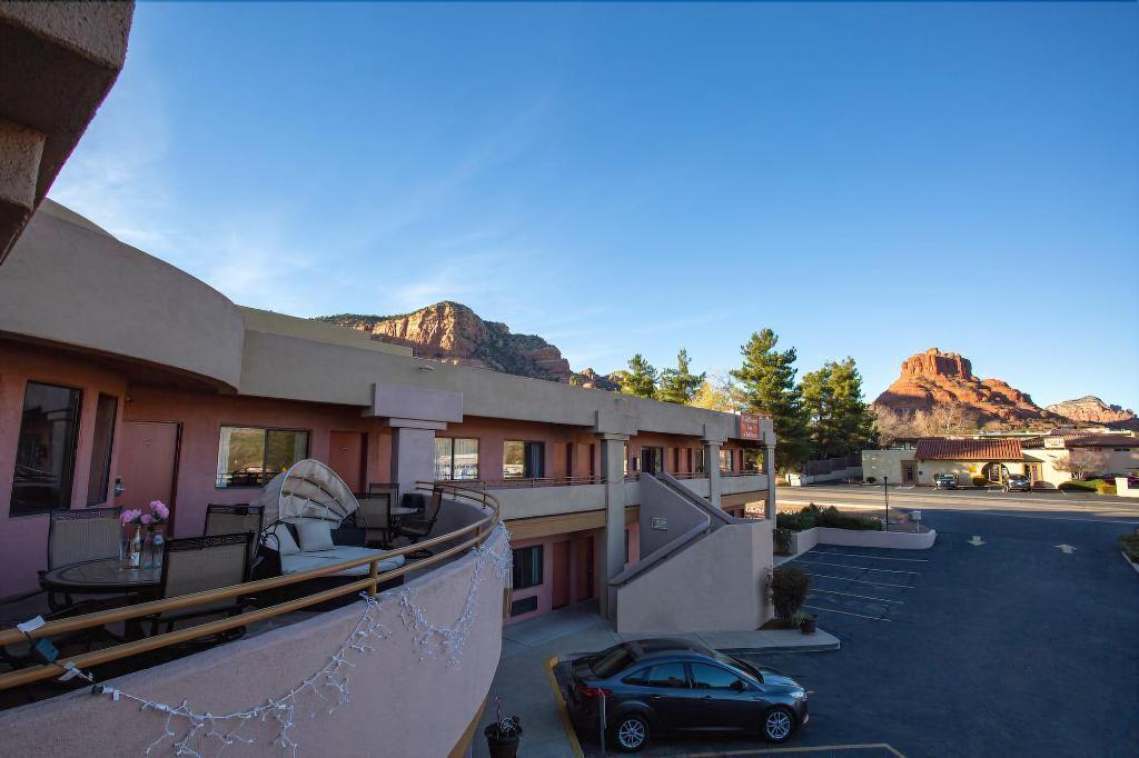 wildflower inn at bell rock