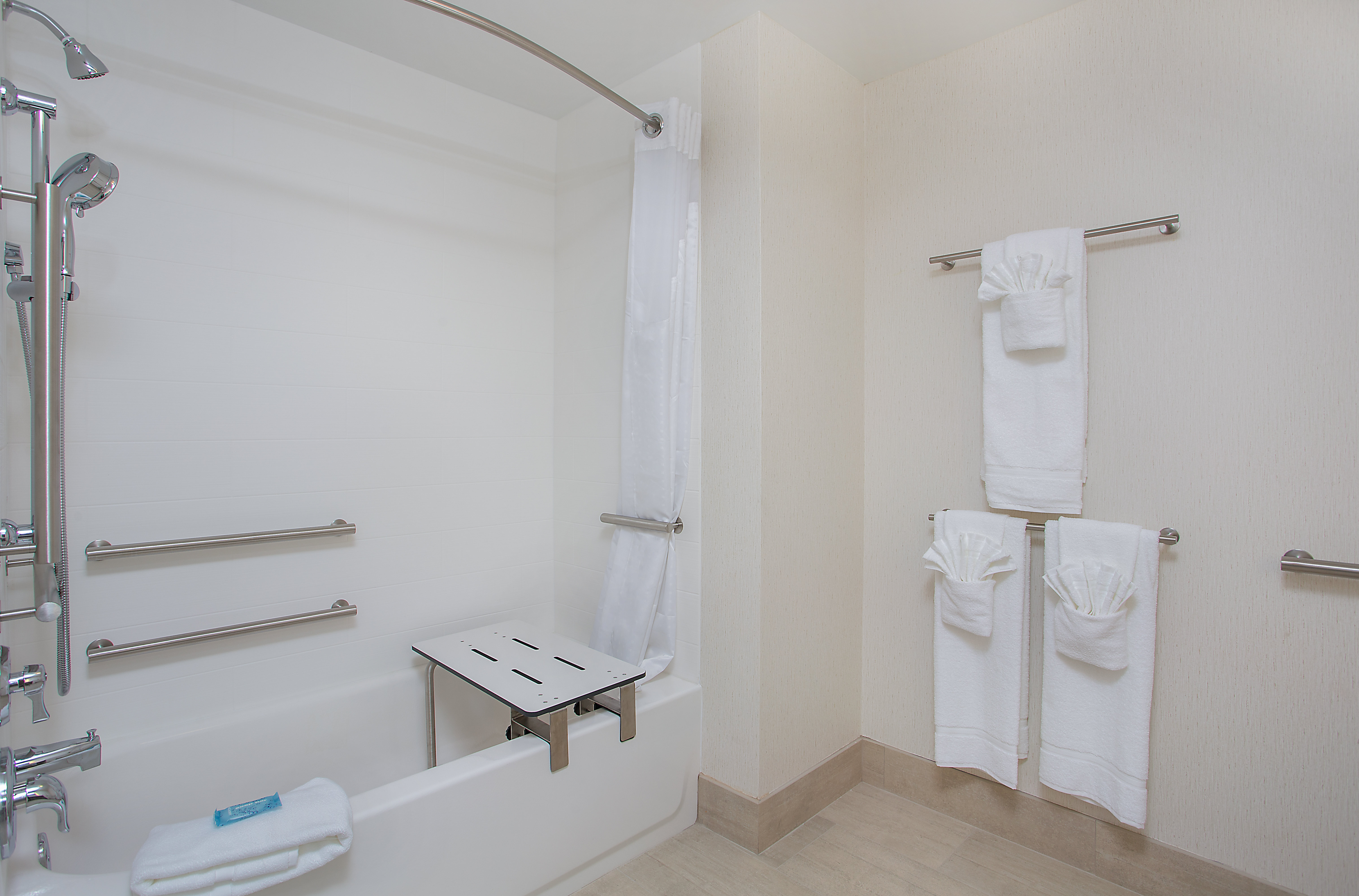 holiday inn express and suites covington by ihg