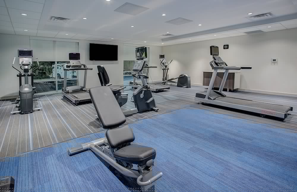 holiday inn express and suites covington by ihg