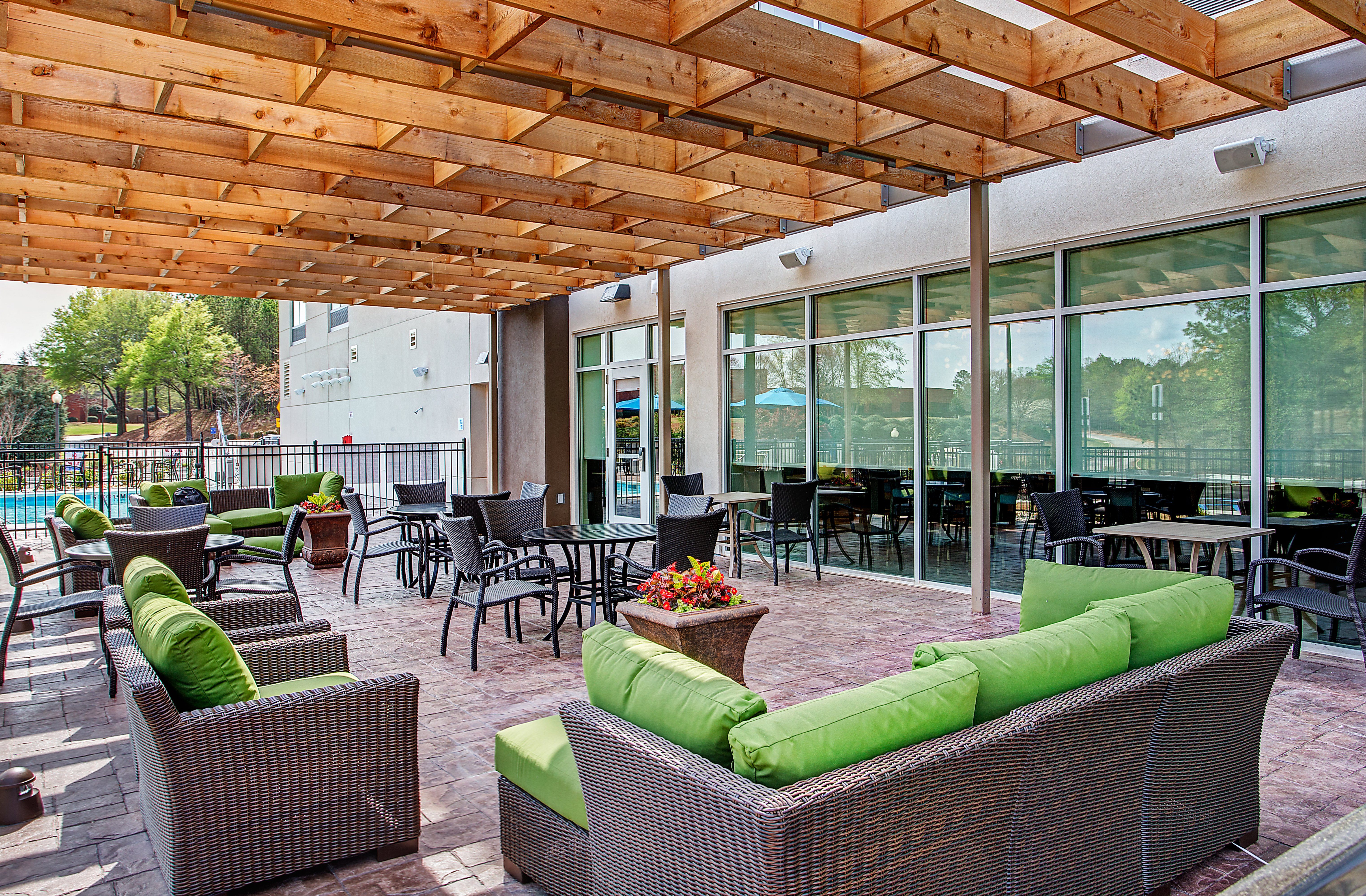 holiday inn express and suites covington by ihg