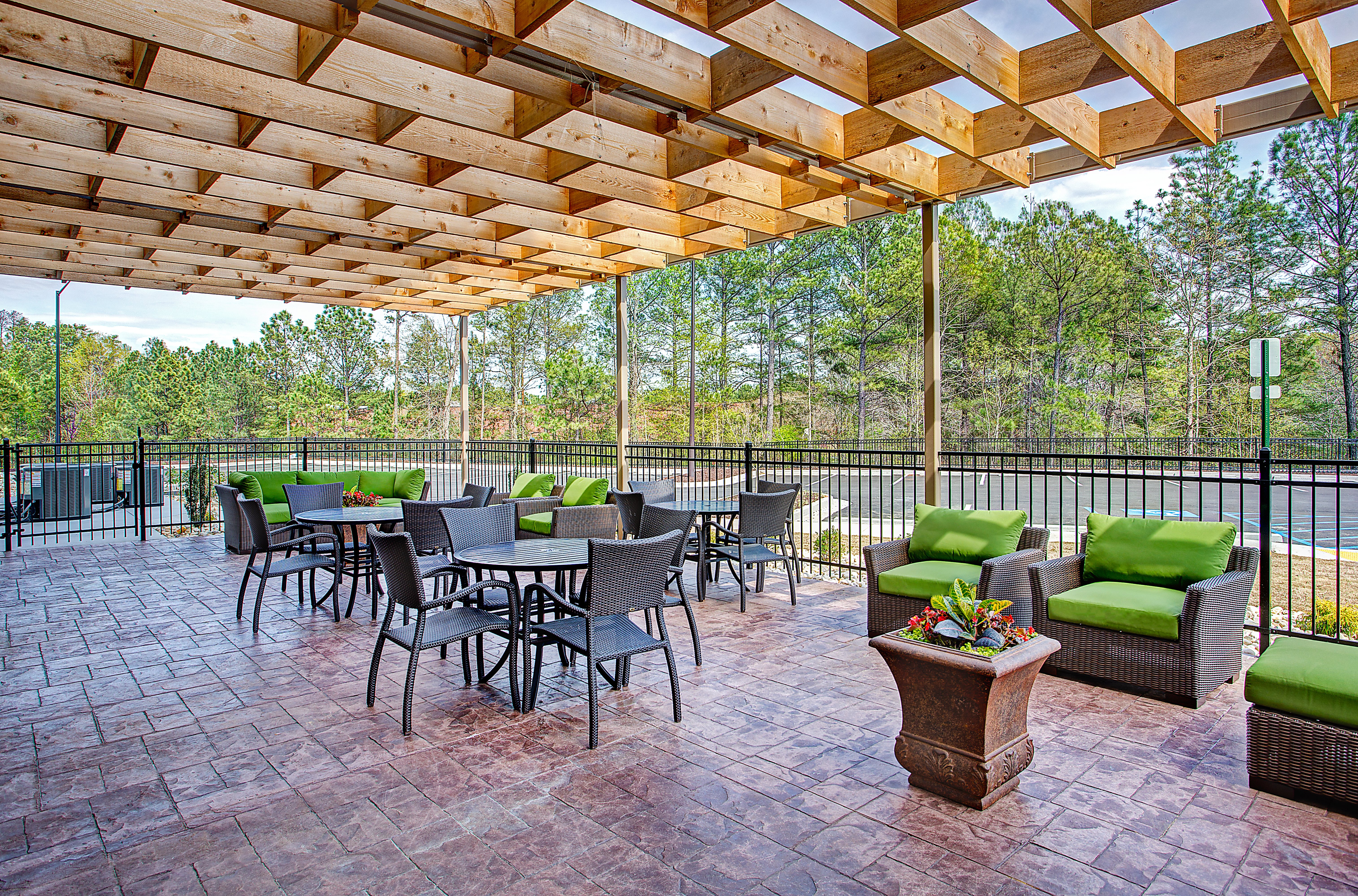 holiday inn express and suites covington by ihg