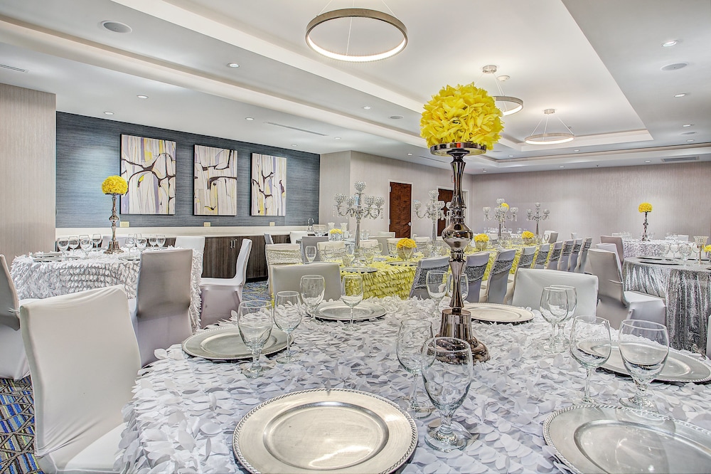 holiday inn express and suites covington by ihg