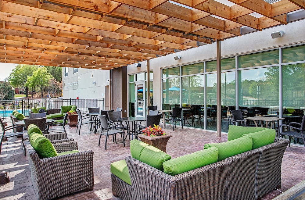 holiday inn express and suites covington by ihg