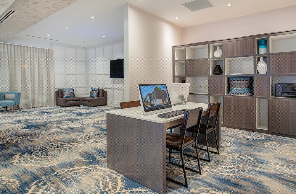 holiday inn express and suites covington by ihg