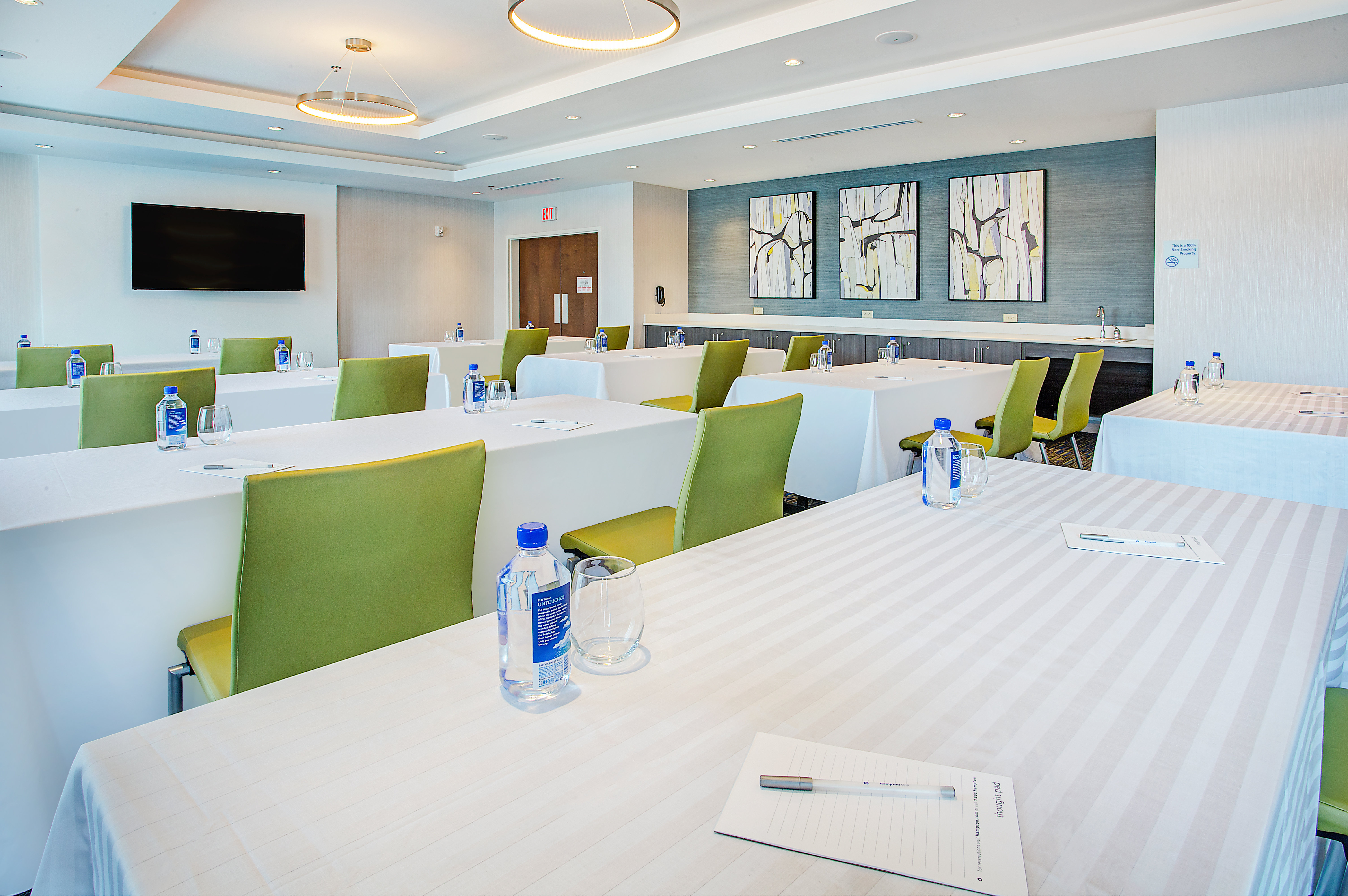 holiday inn express and suites covington by ihg