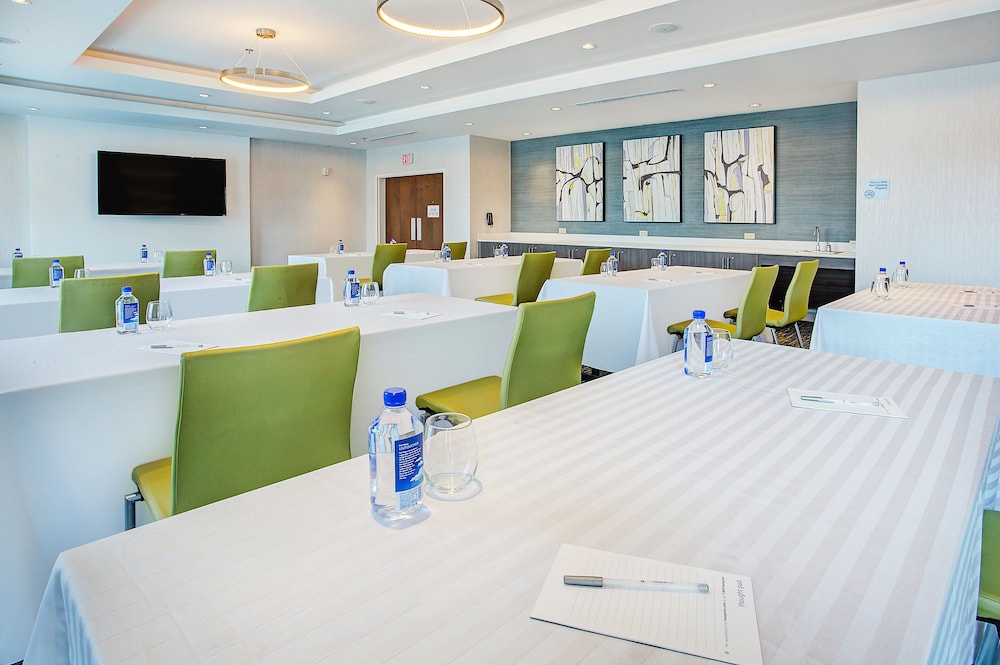holiday inn express and suites covington by ihg